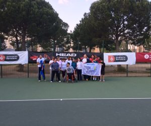 PRIMER ENTRENAMENT A PISTA DE L’ESCOLA DE BLIND TENNIS FCT/SOUND TENNIS