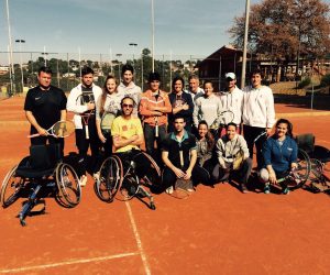 NOVA ESCOLA DE TENNIS EN CADIRA DE RODES AL CT VIC